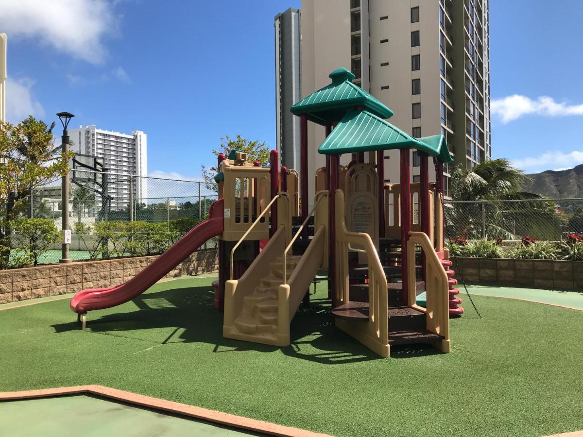 Beautiful 1Br, Steps To Waikiki Beach And Parking 호놀룰루 외부 사진