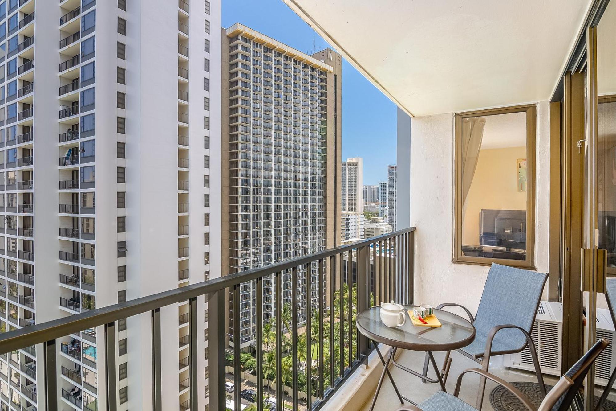 Beautiful 1Br, Steps To Waikiki Beach And Parking 호놀룰루 외부 사진