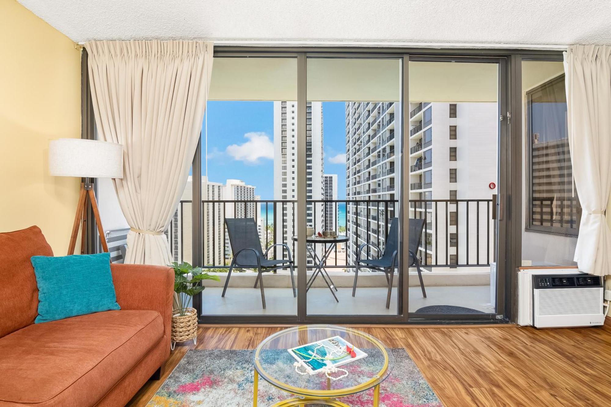 Beautiful 1Br, Steps To Waikiki Beach And Parking 호놀룰루 외부 사진