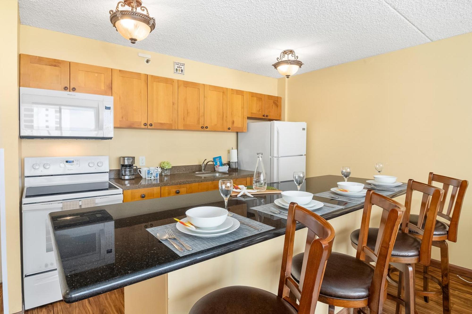 Beautiful 1Br, Steps To Waikiki Beach And Parking 호놀룰루 외부 사진