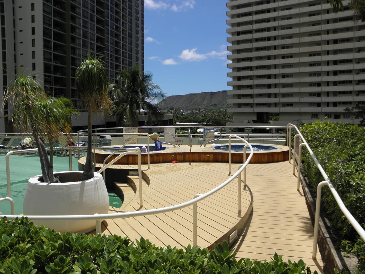 Beautiful 1Br, Steps To Waikiki Beach And Parking 호놀룰루 외부 사진
